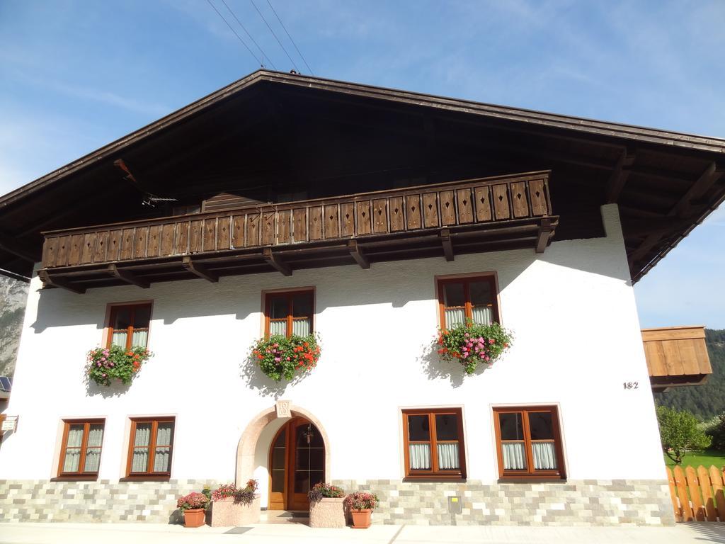 ロイタシュLandhaus Rauthアパートメント エクステリア 写真