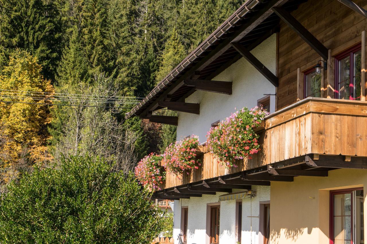 ロイタシュLandhaus Rauthアパートメント エクステリア 写真